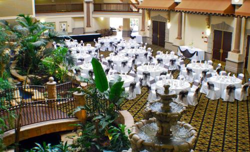 Salón de banquetes, Radisson Hotel El Paso Airport in El Paso Airport