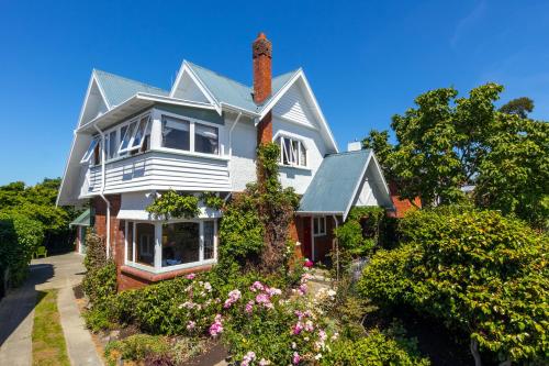 The Sanctuary Beach Side and Spa - Accommodation - Timaru