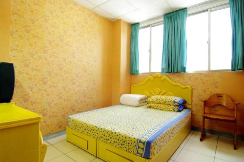 Dong Hai Hotel Dong Hai Hotel is perfectly located for both business and leisure guests in Taitung. The property offers guests a range of services and amenities designed to provide comfort and convenience. Service-m