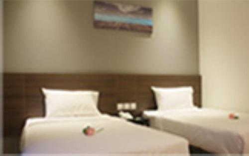 Bed, Fuller Hotel Alor Setar in Alor Setar