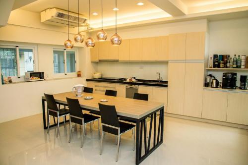 Mountain Homestay 6-8人包棟民宿 in Xinhua District