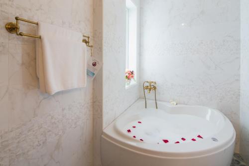 The Velvet Orchid Room Type - Deluxe Double Room