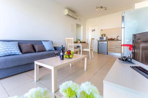 Apartment with Balcony image 9