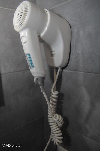 Homesuitehome - image 10