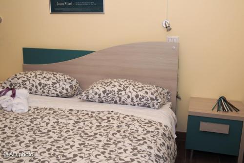 Homesuitehome - image 14