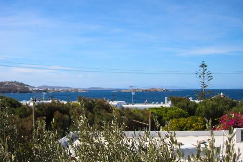 Double Room with Balcony and Sea View image 2