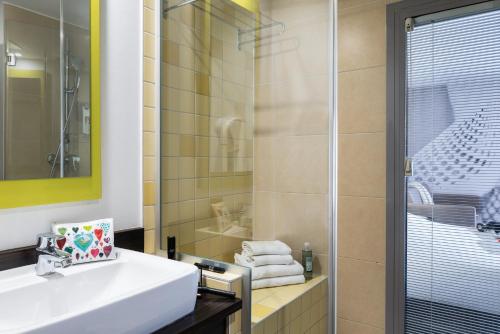 Ibis Styles Nice Centre Port - image 2