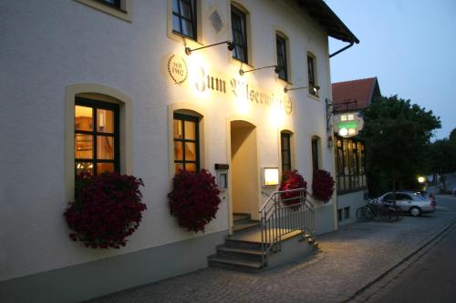Hotel - Landgasthof Obermaier Zum Vilserwirt in Altfraunhofen, Deutschland