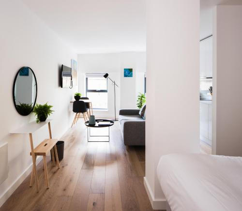 Hiding Space Westgate Apartments - image 8