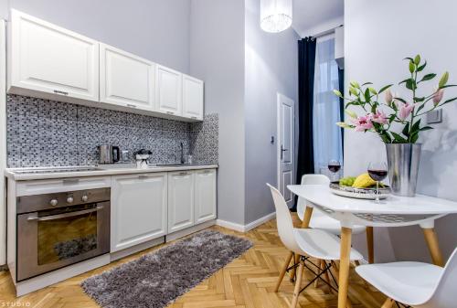 ClickTheFlat Palace Of Culture Apartment, Warsaw (photo 6)