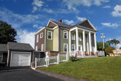 Capital Inn and Suites - image 6