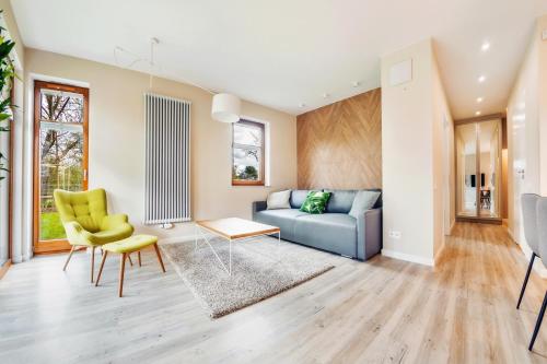 One-Bedroom Apartment image 6