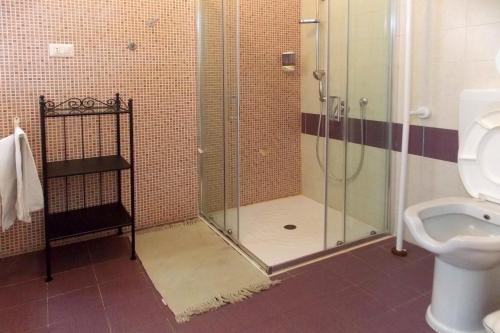 Hostel Colours - image 4