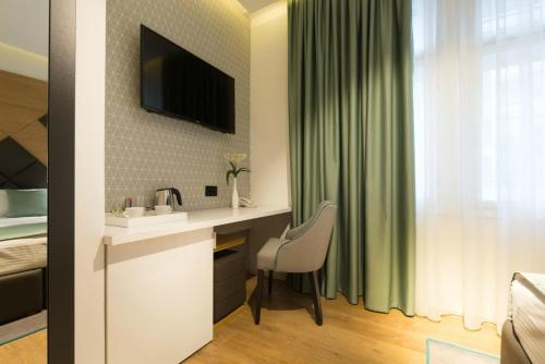 Superior Double or Twin Room image 10