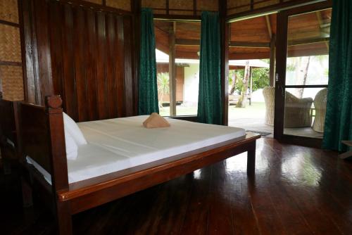 1 double bed, 1 twin bed