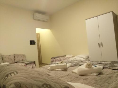 Quadruple Room image 5