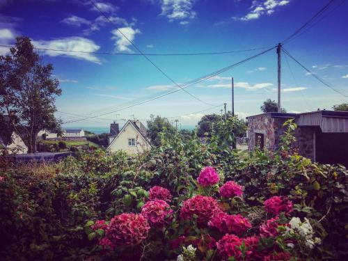 The Side, Gower - Cosy, Coastal, Sea Views & Hot Tub