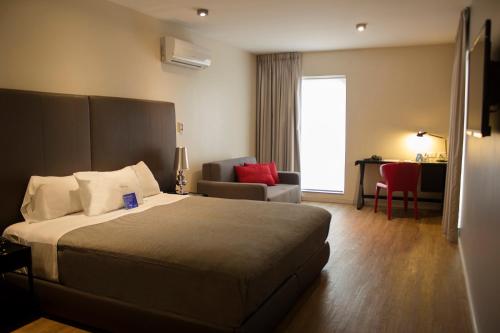 Regency Way Montevideo Hotel