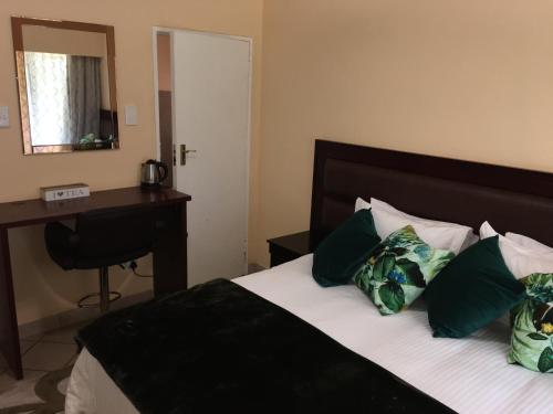 Riverton Manor Room Type - Deluxe Double Room