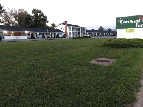 A szálláshely kívülről, The Cardinal Inn in Luray (Virginia)