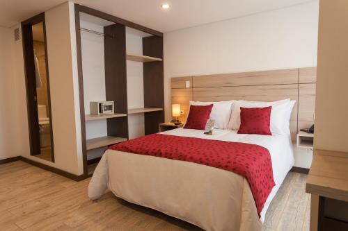 Hotel Plaza Carnaval Set in a prime location of Pasto, Hotel Plaza Carnaval puts everything the city has to offer just outside your doorstep. Both business travelers and tourists can enjoy the propertys facilities and se
