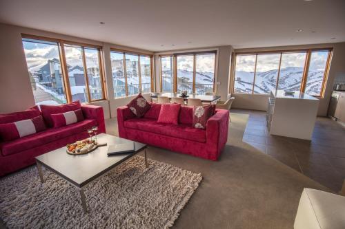 Two-Bedroom Apartment with Mountain View