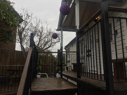 Findon Rest Ltd - image 8