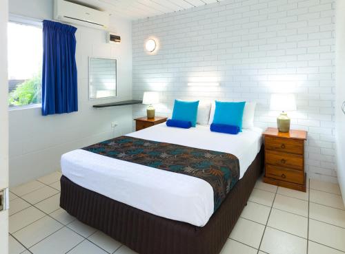 2 bedrooms, 4 beds