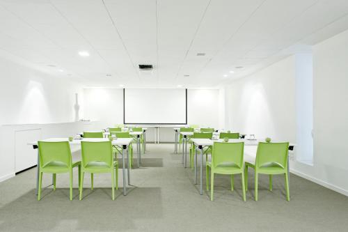 Eburon Hotel - image 8