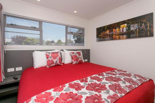 eMotel Room Type - Two-Bedroom Apartment