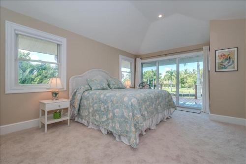 Homes-293 Harbor Drive - main image