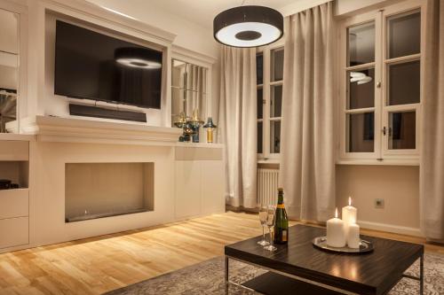 Świętojańska Old Town Deluxe Apartament by BookingHost, Varšava (fotografie 3)