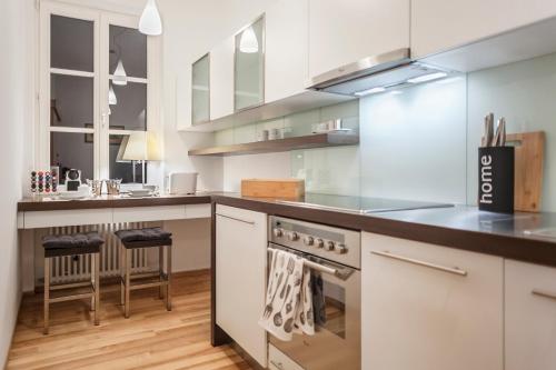 Świętojańska Old Town Deluxe Apartament by BookingHost, Varšava (fotografie 4)