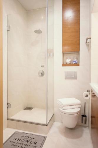 Świętojańska Old Town Deluxe Apartament by BookingHost, Varšava (fotografie 8)