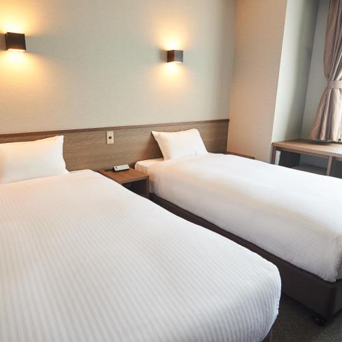 Conne Hotel Located in Goto, Conne Hotel is a perfect starting point from which to explore Goto islands. The property features a wide range of facilities to make your stay a pleasant experience. Service-minded st