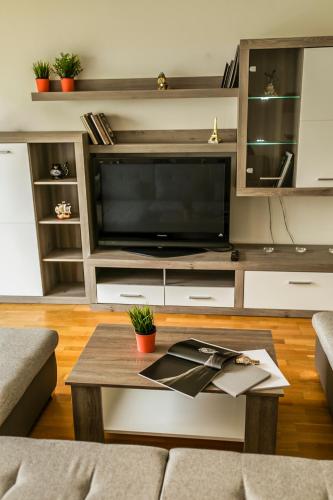 Spacious 130 m2 Apartment Near Center 2 Free Parking, Prague (photo 8)