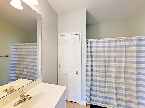 3Br On Mobile Bay 1 Block To Beach Home - image 7