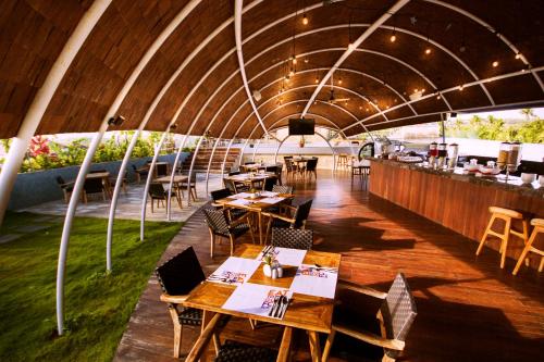 Étterem, FOX Hotel Jimbaran Beach Bali near Jimbaran Beach