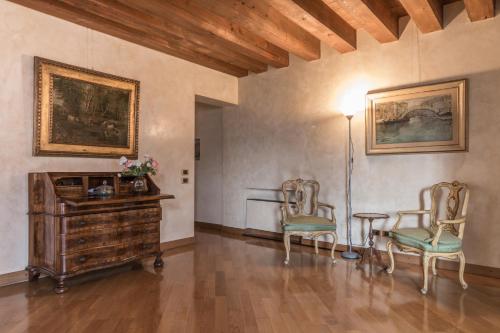 La Fenice Double Canal view - image 8