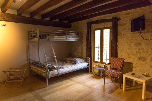 3 double beds