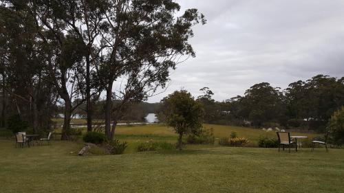 Tabourie Lake Motor Inn