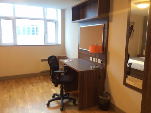 Britannia Study Hotel - image 4