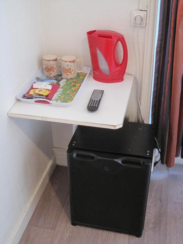 Hotel Feria (FR) – Clichy, CA