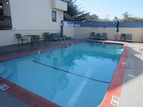 Monterey Fairgrounds Inn – Monterey, CA