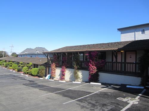 Monterey Fairgrounds Inn