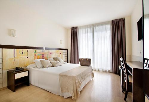 Hotel Indalo Park Hotel Indalo Park is perfectly located for both business and leisure guests in Santa Susana. The hotel offers guests a range of services and amenities designed to provide comfort and convenience. 24-h