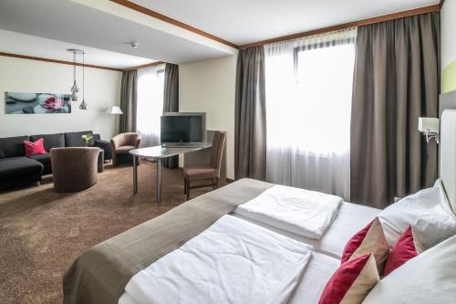 room detail thumbnail 1