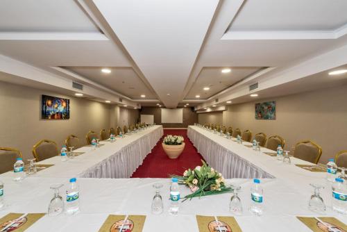 Marnas Hotels - image 12