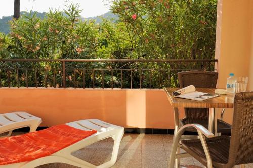 Hotel Stella Marina Ideally located in the Serriera area, Hotel Stella Marina promises a relaxing and wonderful visit. Offering a variety of facilities and services, the property provides all you need for a good nights 