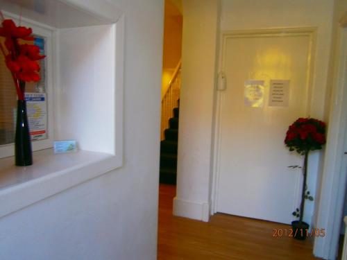 Entrada, Alexandra Guest House in Hemel Hempstead